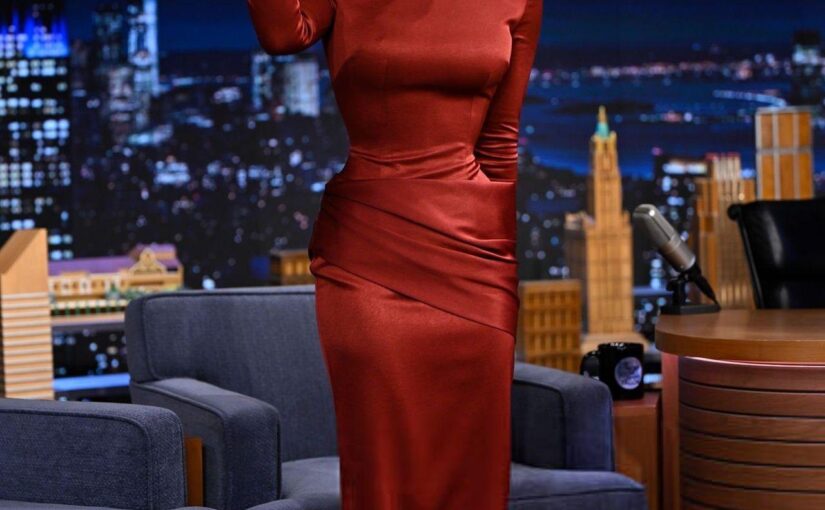 Sydney Sweeney Looks Pretty on The Tonight Show (11 Photos + Video)