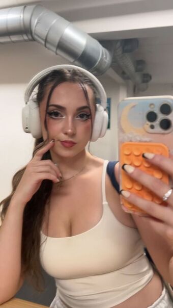 albinaofficial Nude Leaks OnlyFans Photo 31