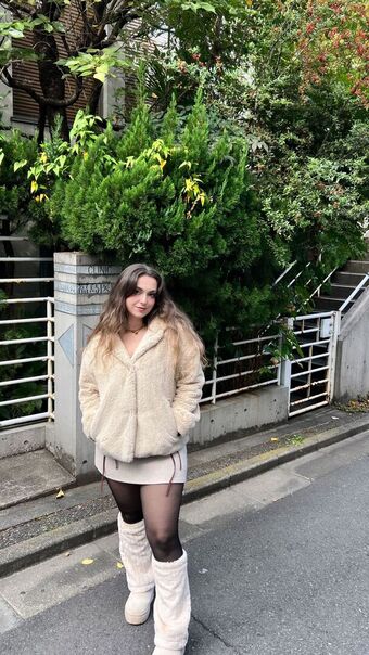 albinaofficial Nude Leaks OnlyFans Photo 32