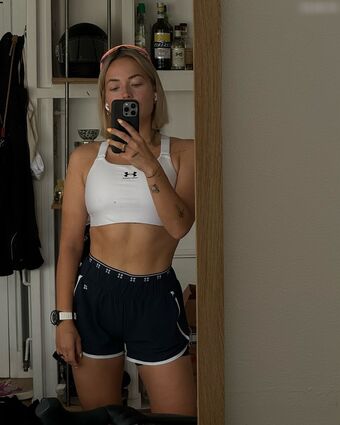 Alina Jäger Nude Leaks OnlyFans Photo 28