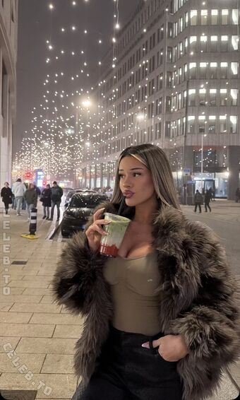 Almira Azemi Nude Leaks OnlyFans Photo 60