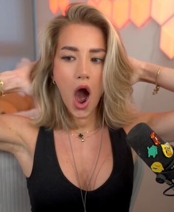 AstaBush Nude Leaks OnlyFans Photo 32