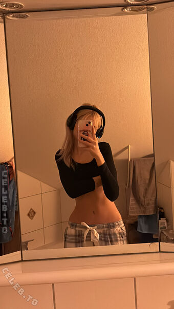 Annvlkt Nude Leaks OnlyFans Photo 15