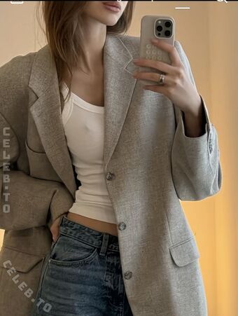 Antoniakieselbach Nude Leaks OnlyFans Photo 1