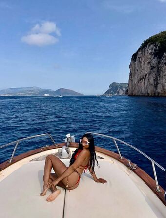 Ariane Andrew Nude Leaks OnlyFans Photo 7