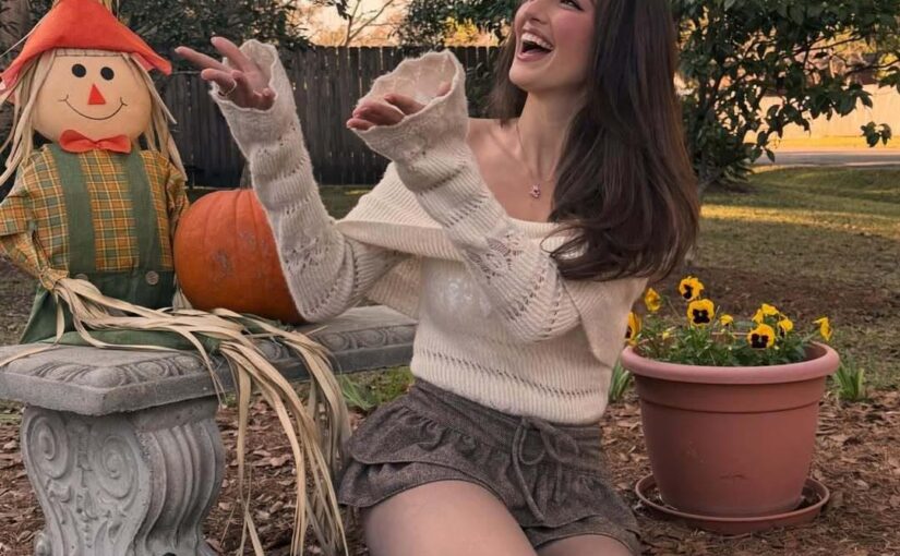 Rachel Pizzolato Shows Off Her Sexy Legs in a Mini Skirt (9 Photos)