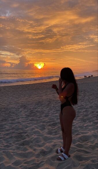 Valeee.garciaa Nude Leaks OnlyFans Photo 14