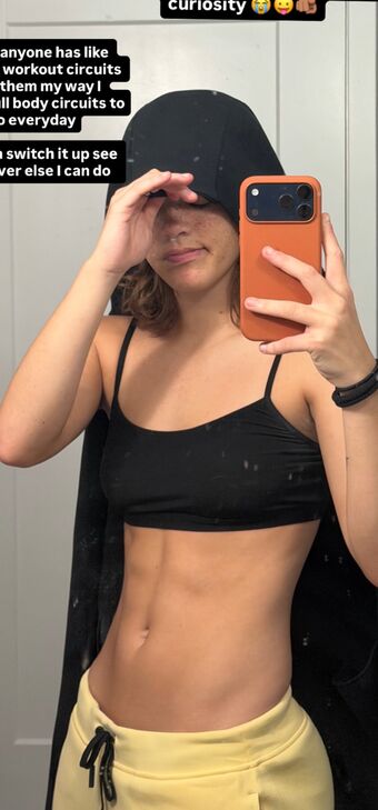 clara.west Nude Leaks OnlyFans Photo 87