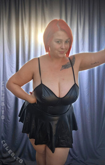 Curvy Sarah Nude Leaks OnlyFans Photo 18