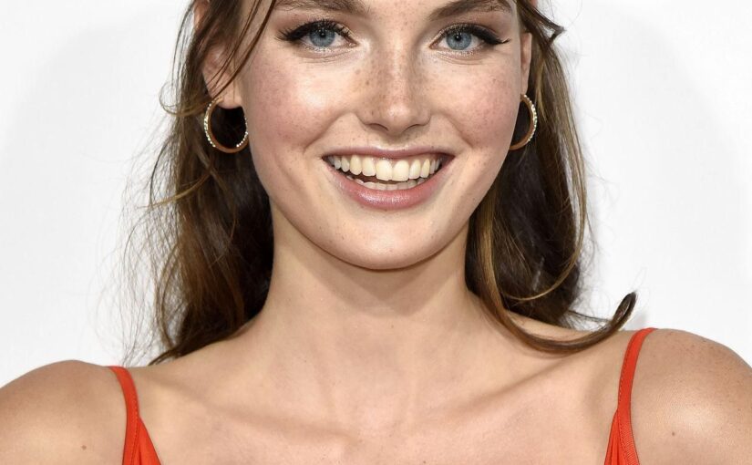 Celine Bethmann Sexy (24 Photos)