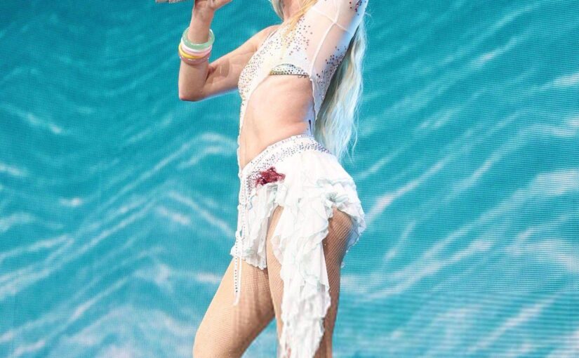 Zara Larsson Performs at the 2025 Jingle Ball (33 Photos)