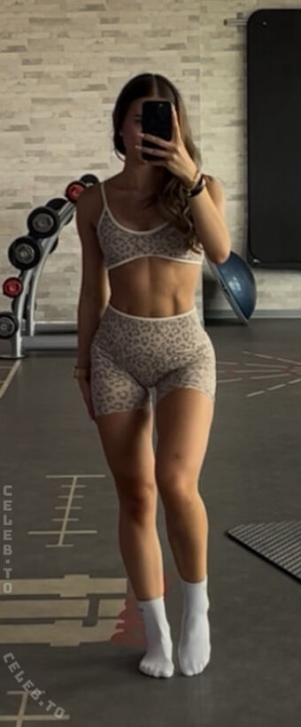 elisa.vhs Nude Leaks OnlyFans Photo 21