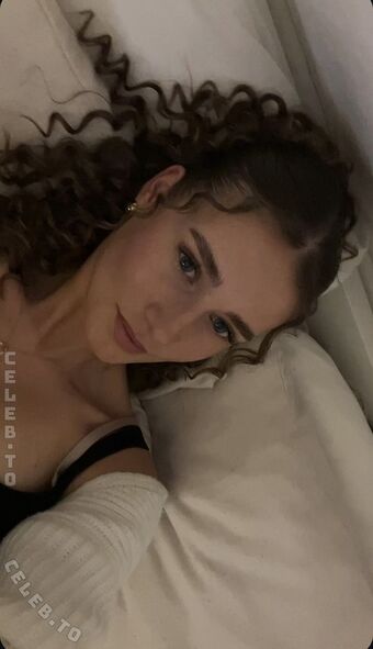 elisa.vhs Nude Leaks OnlyFans Photo 11