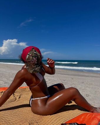 elizabethnaomiii Nude Leaks OnlyFans Photo 19