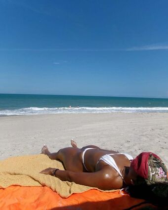 elizabethnaomiii Nude Leaks OnlyFans Photo 16