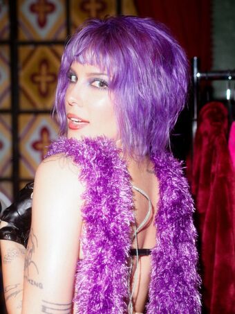 Halsey Nude Leaks OnlyFans Photo 319