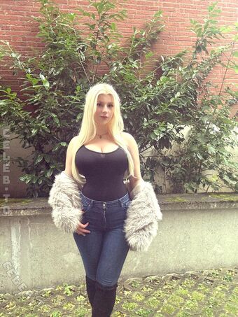 Laura.z57 Nude Leaks OnlyFans Photo 37