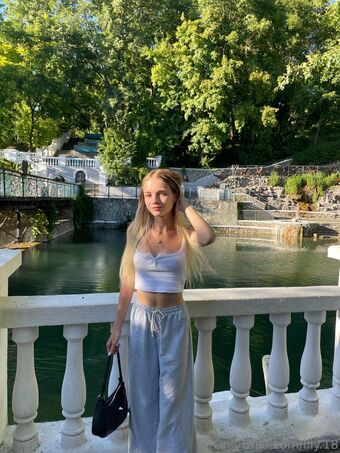 lily.18 Nude Leaks OnlyFans Photo 27