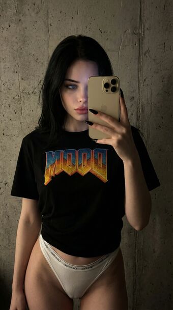 Lucivora Nude Leaks OnlyFans Photo 8