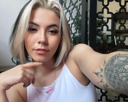 Luna Bloom Nude Leaks OnlyFans Photo 12