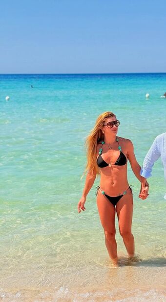 Mirella Santos Nude Leaks OnlyFans Photo 32