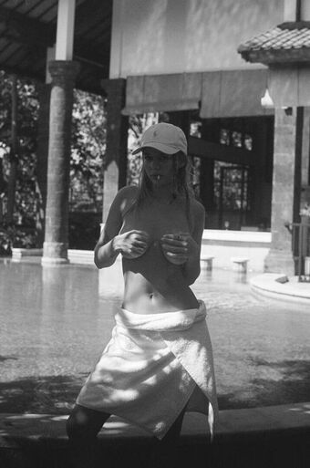 Noemie Neuens Nude Leaks OnlyFans Photo 81