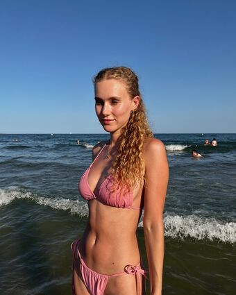 Pauline Angert Nude Leaks OnlyFans Photo 58