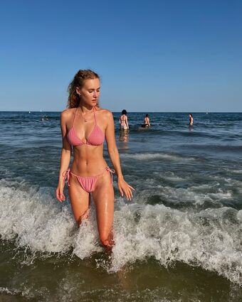 Pauline Angert Nude Leaks OnlyFans Photo 60