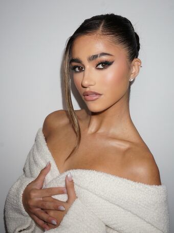 Rayna V / https: / raynaroseetv / raynavallandingham / raynavham Nude Leaks OnlyFans  – Leaked Models