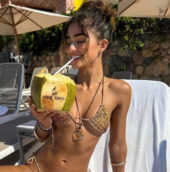 Rayna Vallandingham Nude Leaks OnlyFans Photo 6