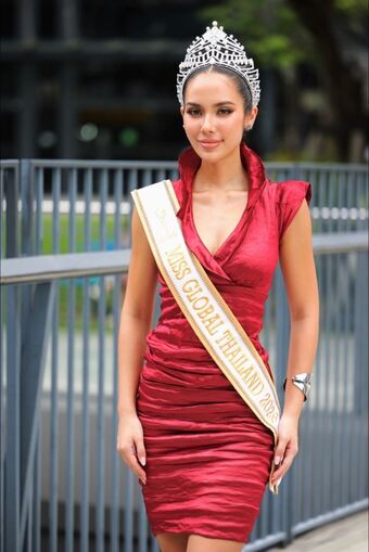 Saffron Maya Snook Nude Leaks OnlyFans Photo 61