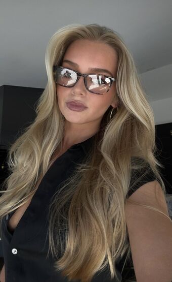 Samantha Riehl Nude Leaks OnlyFans Photo 4