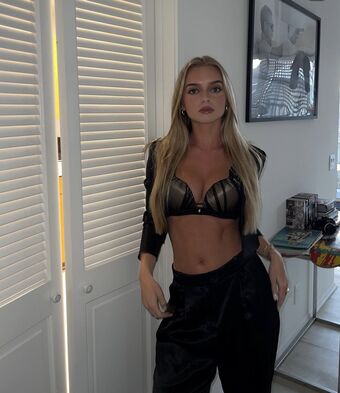 Samantha Riehl Nude Leaks OnlyFans Photo 9