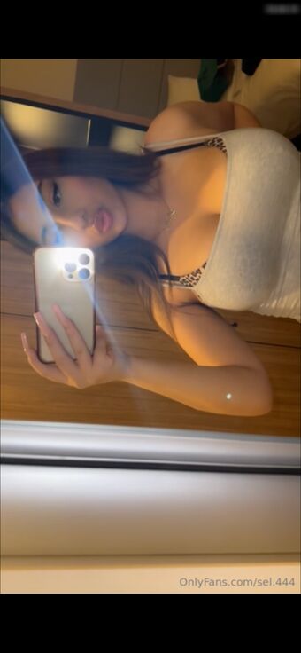 sel.444 Nude Leaks OnlyFans Photo 4