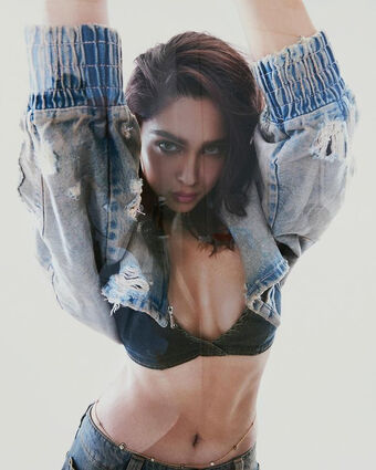 Sharvari Wagh Nude Leaks OnlyFans Photo 12