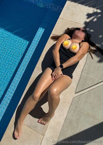 Tease Bree Nude Leaks OnlyFans Photo 2