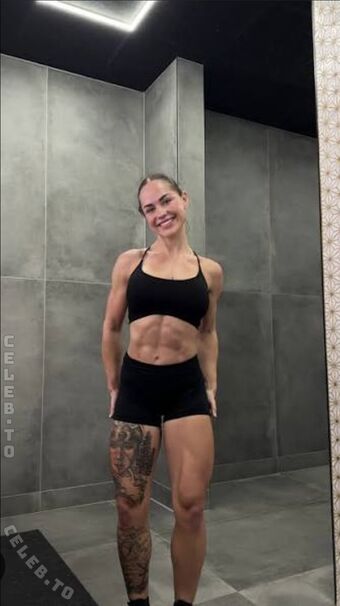 The muscle mommy Nude Leaks OnlyFans Photo 1