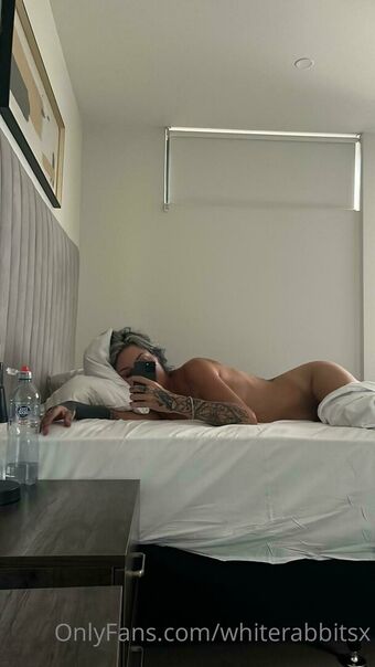 Whiterabbits Nude Leaks OnlyFans Photo 1