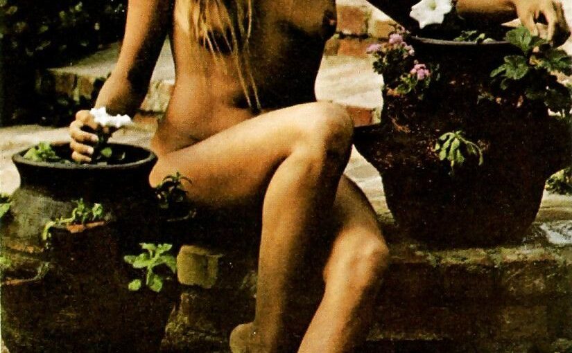 Susan Backlinie Nude (9 Photos)