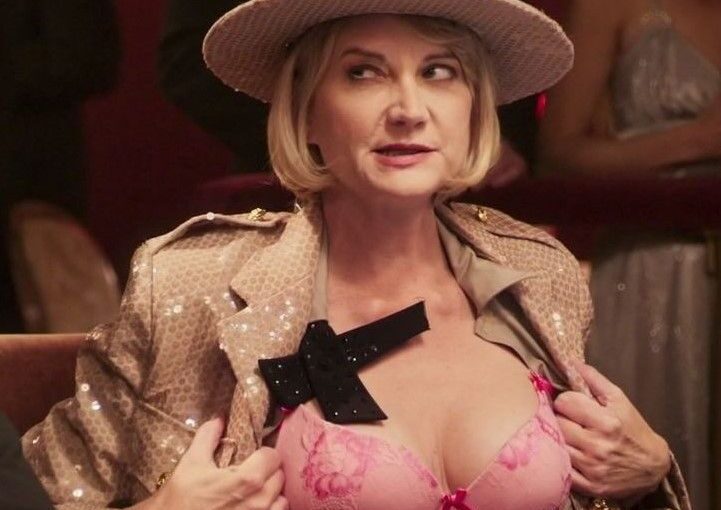 Kerri Kenney-Silver Nude & Sexy (9 Photos)