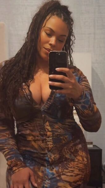 Alexis Fields Nude Leaks OnlyFans Photo 7