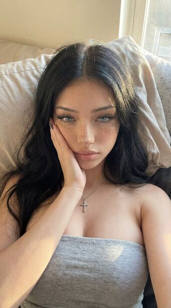 Alice Jiovany Nude Leaks OnlyFans Photo 3