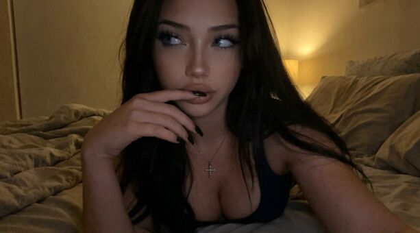 Alice Jiovany Nude Leaks OnlyFans Photo 2