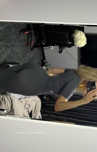 Aly.revolver Nude Leaks OnlyFans Photo 21