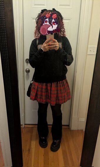 Carmilla Roux Nude Leaks OnlyFans Photo 32