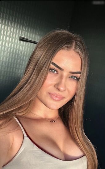 Celinegbl Nude Leaks OnlyFans Photo 3