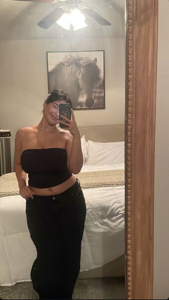 Chloe Medina Nude Leaks OnlyFans Photo 21