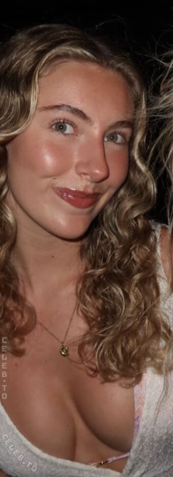 Clara Tubo Nude Leaks OnlyFans Photo 47