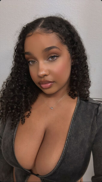 Corie Rayvon Nude Leaks OnlyFans Photo 3