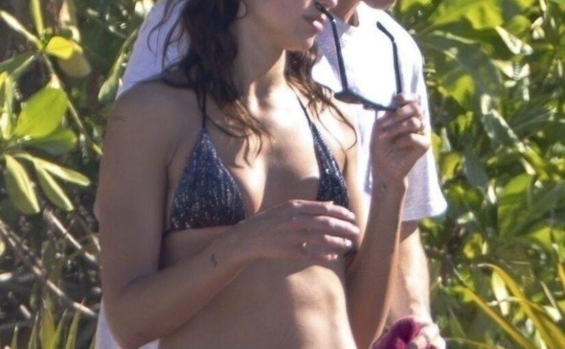 Dua Lipa Looks Sexy in a Tiny Bikini on the Beach in Mexico (33 Photos)